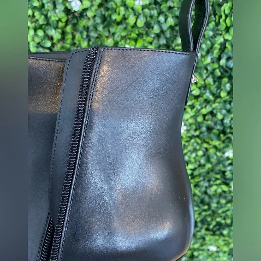 Christian Louboutin Epic Booty Leather Ankle Boots 70‎